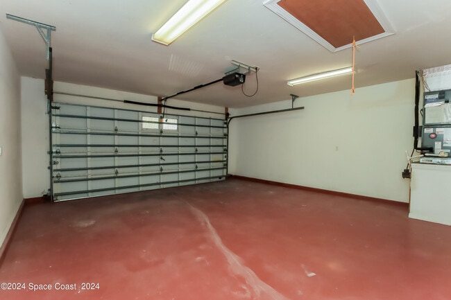 Building Photo - 3780 6th Ln