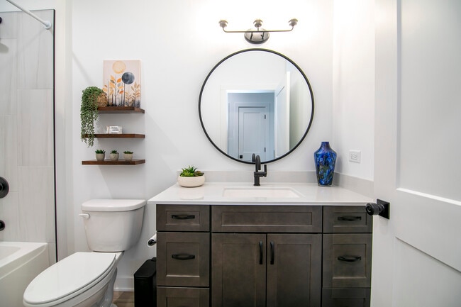 Building Photo - 2031 Isabella Ln