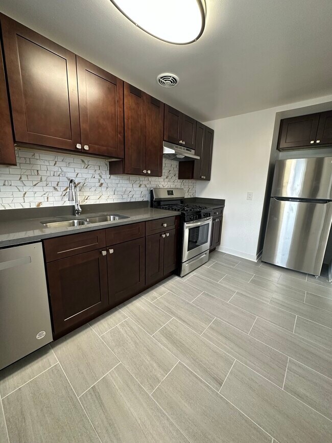 Building Photo - 1179 Deerfield Rd