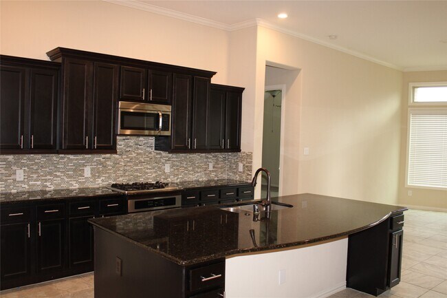 Building Photo - 21911 Avalon Queen Dr