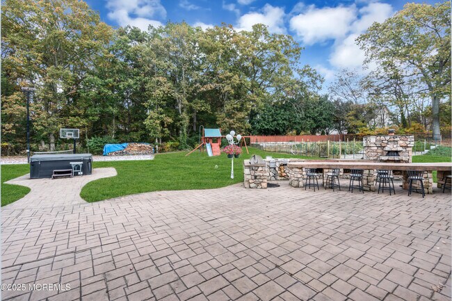 Building Photo - 3 Wellesly Ct