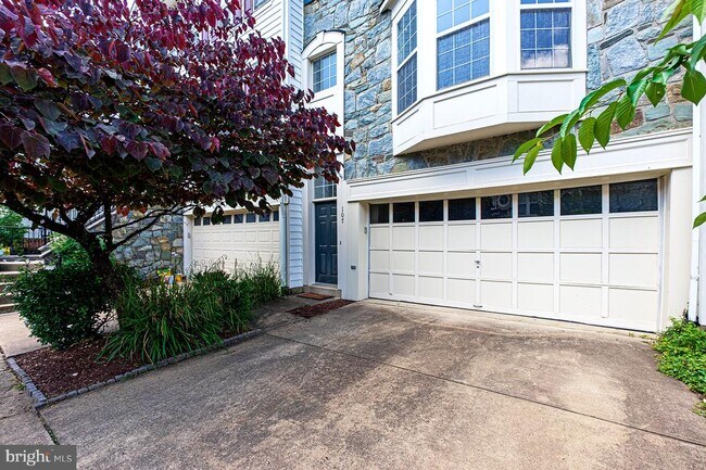 Building Photo - 107 Colville Dr