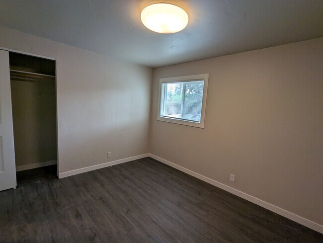 Building Photo - 60865 Jasmine Pl