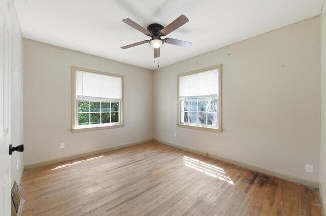 Building Photo - 1681 Kenmar St