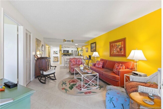 Building Photo - 5571 NE Gulfstream Way