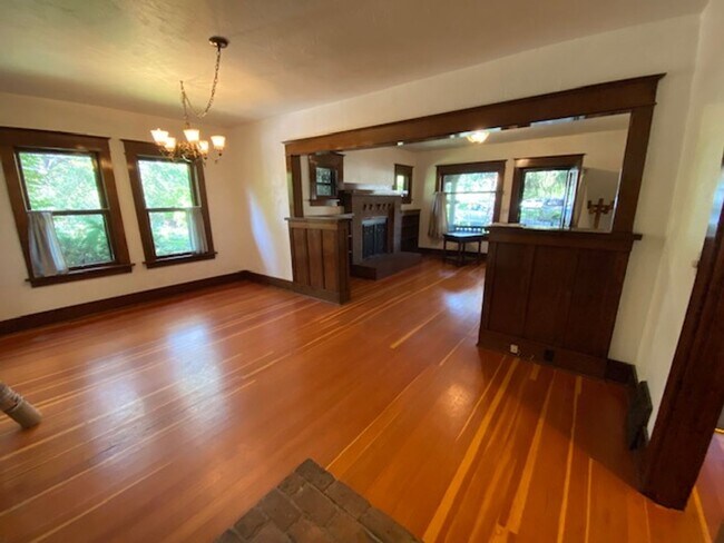 Building Photo - Historic Magill House on NW 1st Street