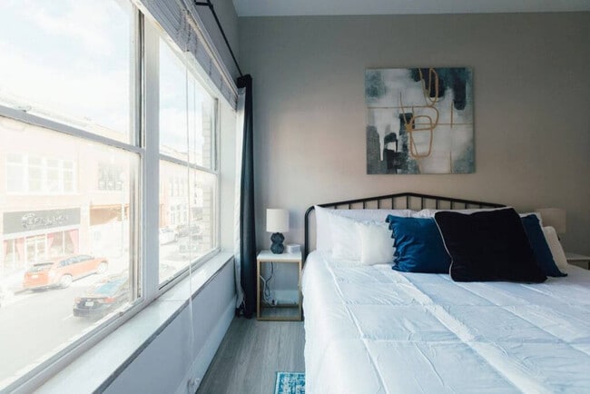 Building Photo - 202 E Main St