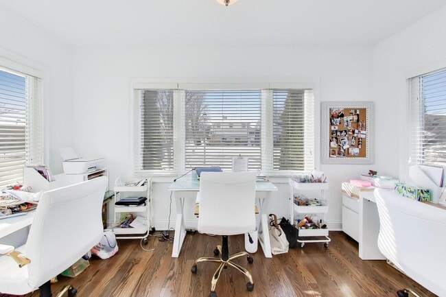 Building Photo - 229 N Myrtle Ave