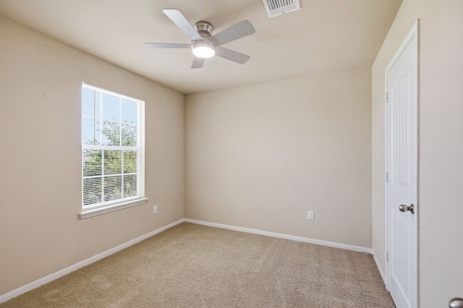 Building Photo - 12013 Waterford Run Way