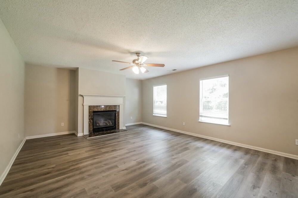 Building Photo - 1027 Sycamore Ln