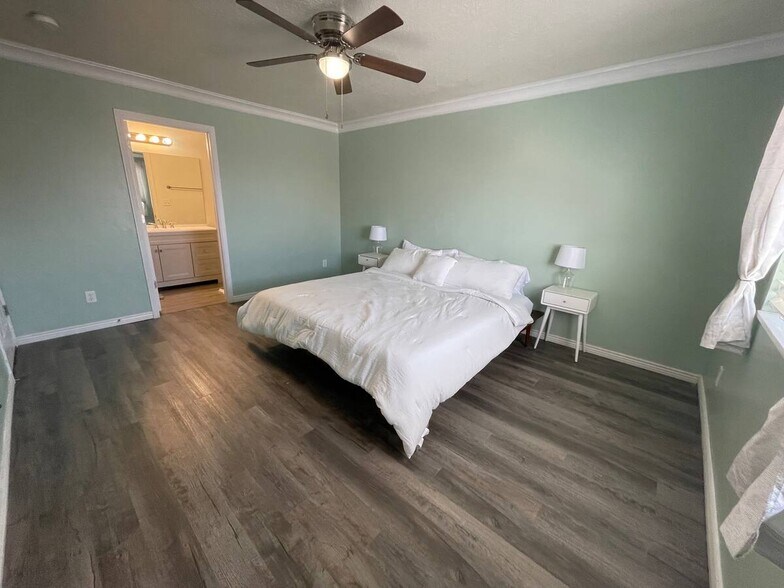 Building Photo - 1251 Cattail Dr