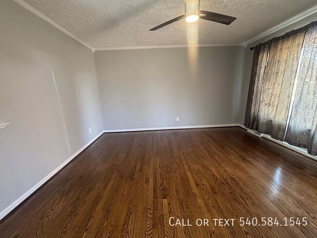 Building Photo - 449 Missimer Ln