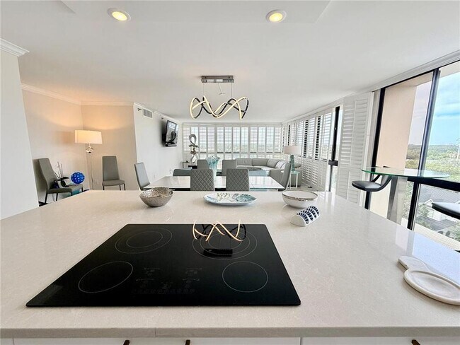 Building Photo - 3301 Bayshore Blvd