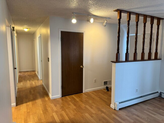 Building Photo - 4400 Everton Dr