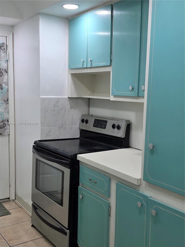 Building Photo - 300 NE 191st St