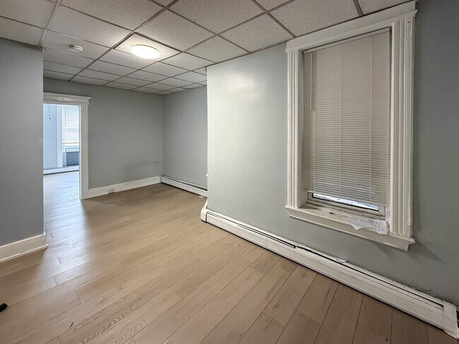 Building Photo - 550 West Side Ave