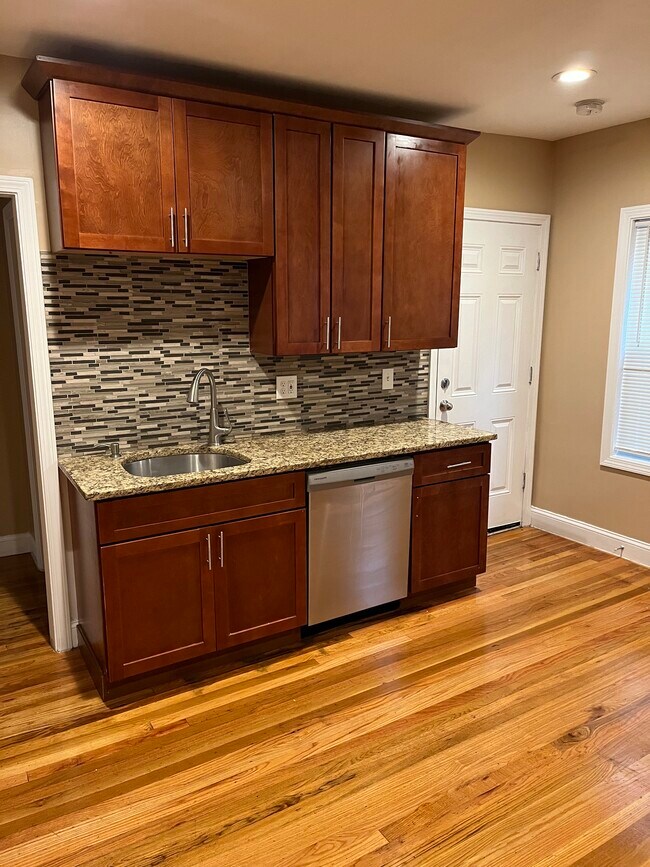Kitchen - 17 Shamrock St