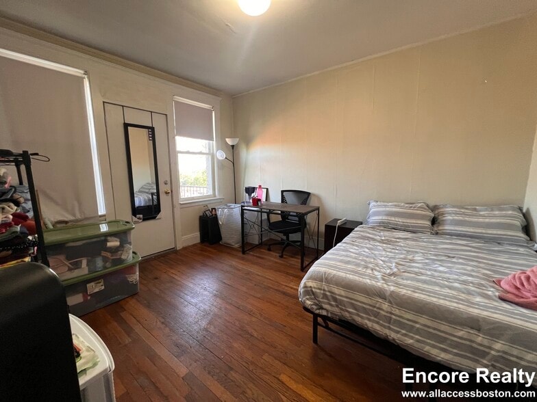 Building Photo - 1630 Commonwealth Ave