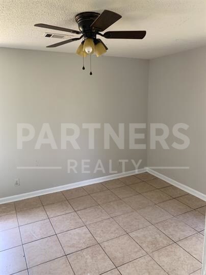 Building Photo - 508 Upton Rd