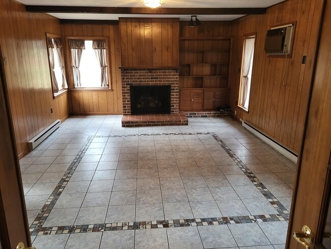 Building Photo - 1305 Whitney Ln