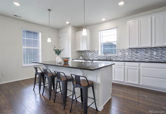 Building Photo - Lovely Newer 3 Bedroom Home