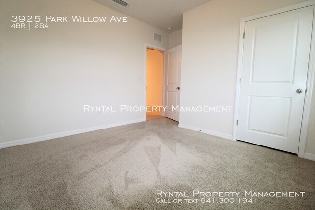 Building Photo - 3925 Park Willow Ave