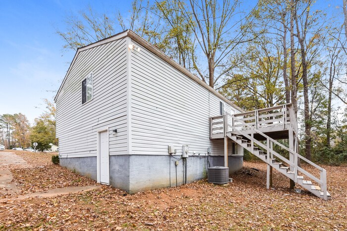 Building Photo - 110 Compass Ln