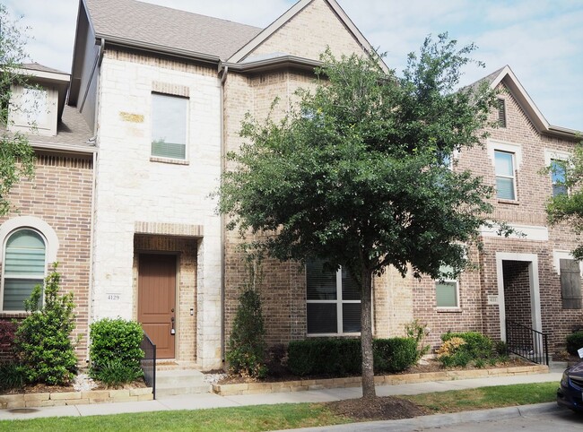 Primary Photo - 3 Bed - 2.5 Bath Townhome on River Walk in...