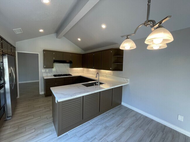 Building Photo - Bernardo Village: Single-level 3 bedroom, ...