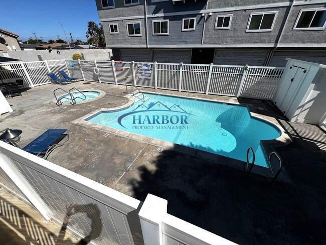 Building Photo - MOVE IN SPECIAL $1,000 OFF 1st Months Rent