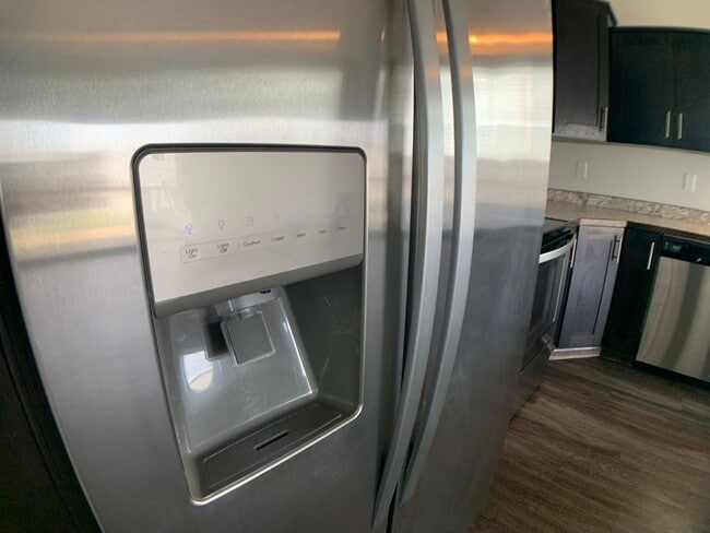 Building Photo - 3 Bed 3 Bath Single Family Home