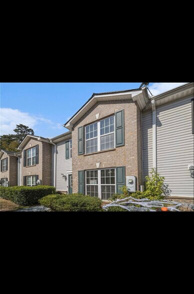 Building Photo - 2418 Piering Dr