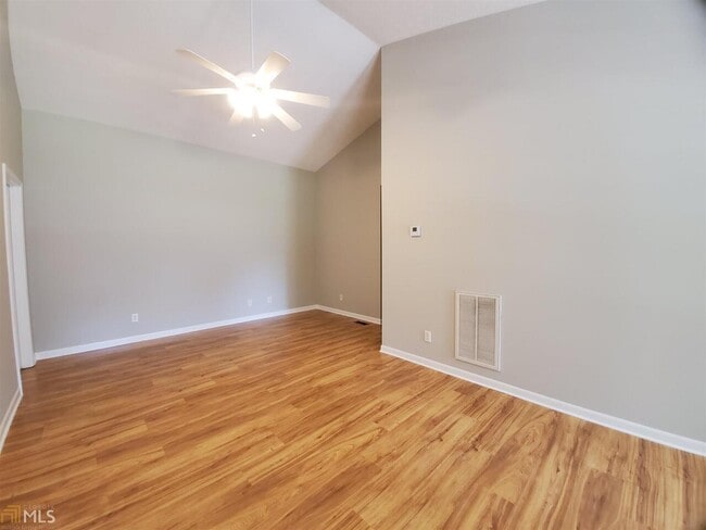 Building Photo - 124 Westwood Rd