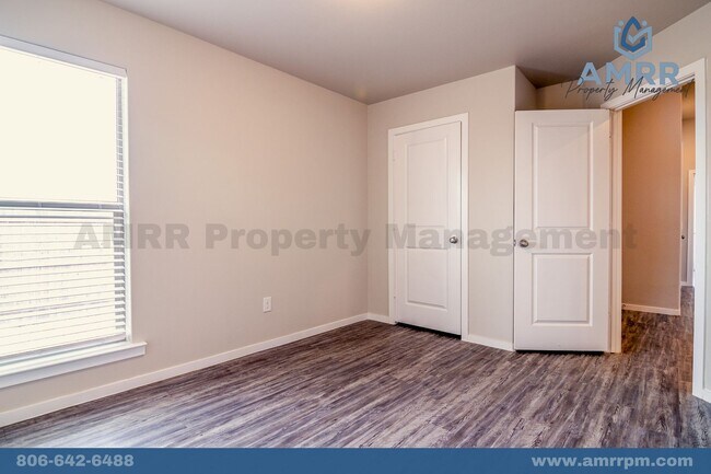 Building Photo - 2118 Langford Ave