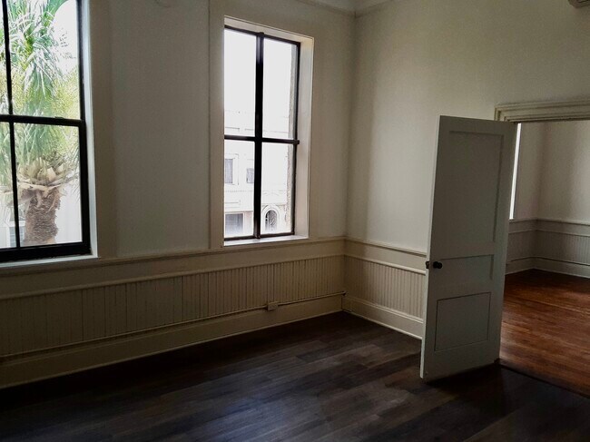 bedroom - 511 Gloucester St