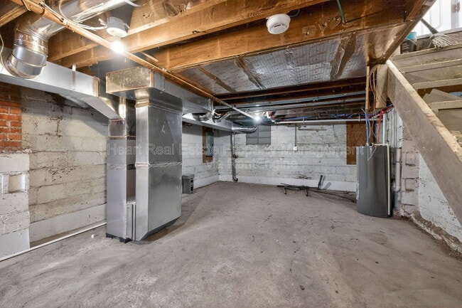 Building Photo - 1153 E 20th Ave