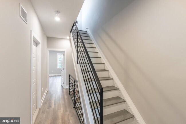Building Photo - 2040 N 19th St