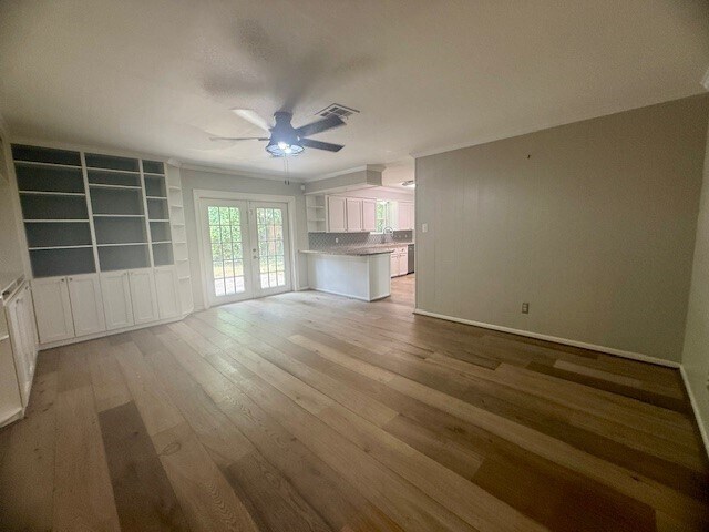 Building Photo - 5019 Oak Forest Dr