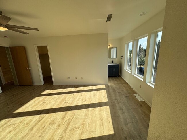Building Photo - FULLY GUTTED & RENOVATED 4-Bedroom Condo N...