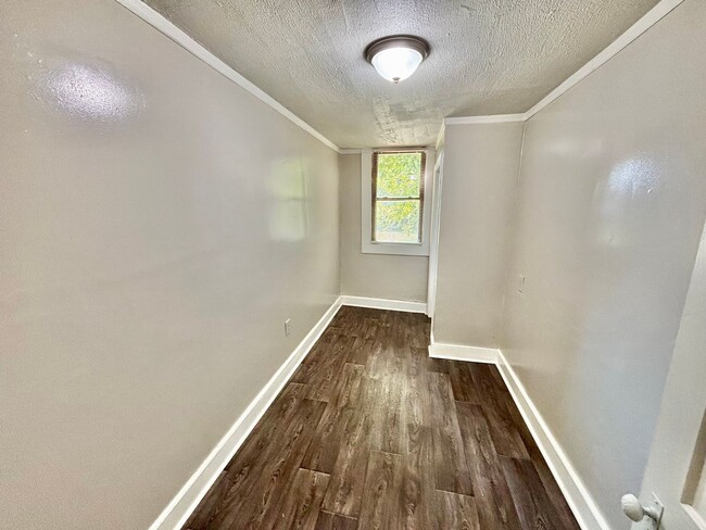 Building Photo - 2612 Hale Ave