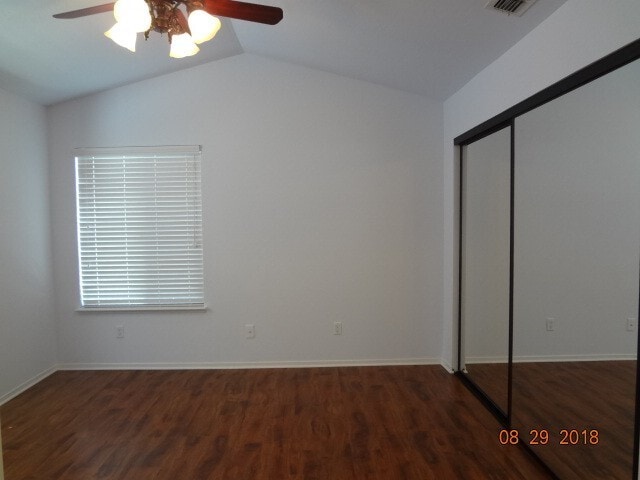 Building Photo - Beautiful 3 bedroom 2 1/2 bath Town-House Coming Soon!