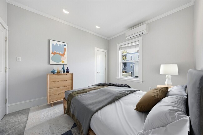 Building Photo - 33 Adams St