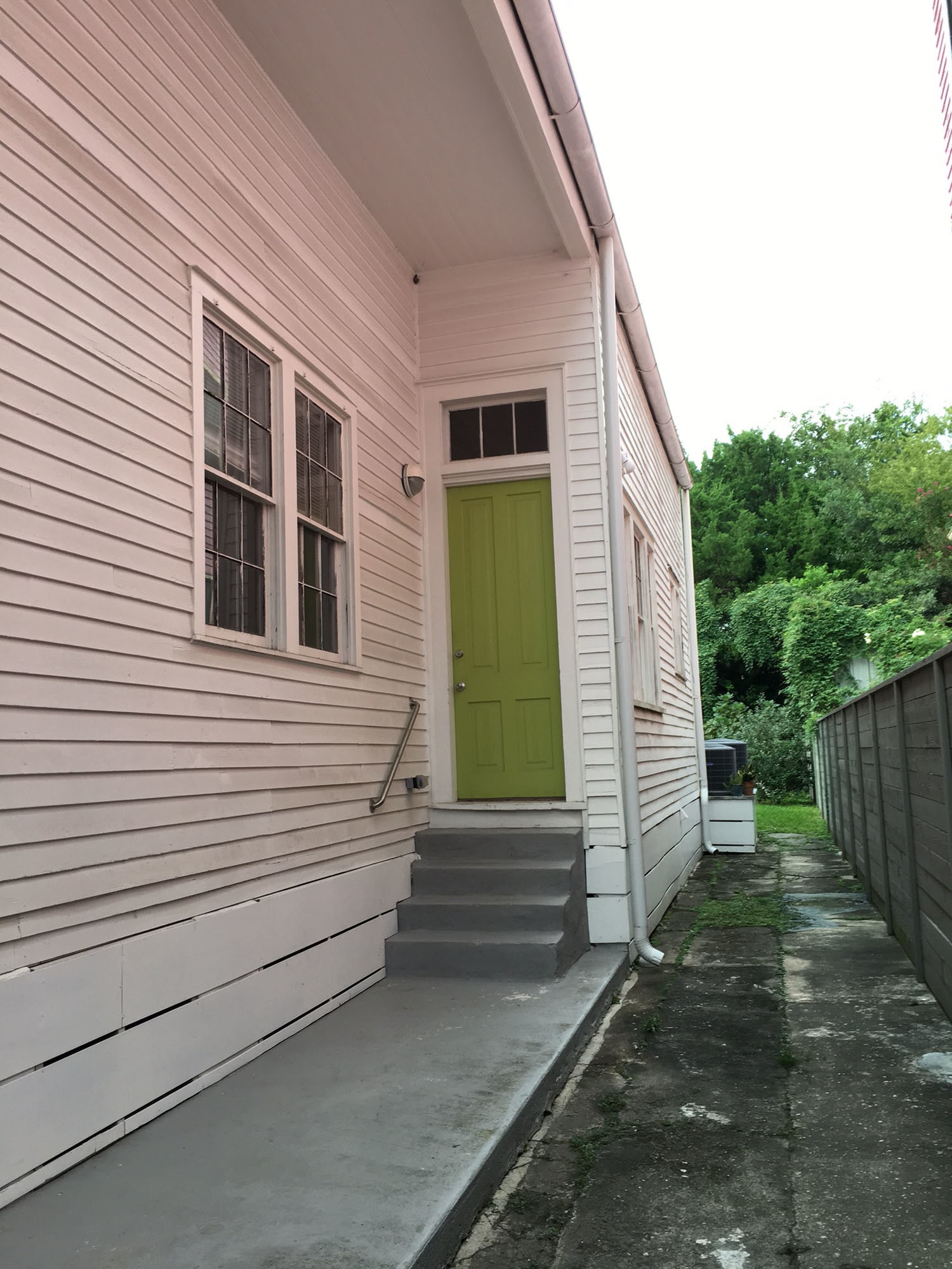 Side door entrance - 2827 Lepage St
