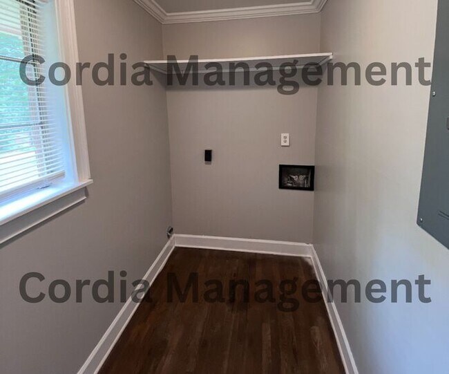 Building Photo - 2 Bedroom For Rent in Decatur - Gorgeous H...