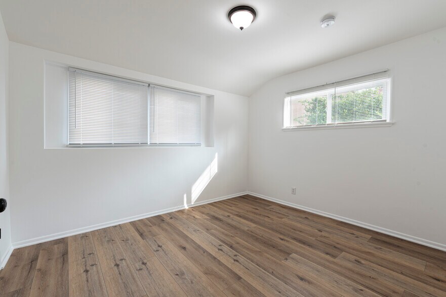 Building Photo - 14028 Cantlay St