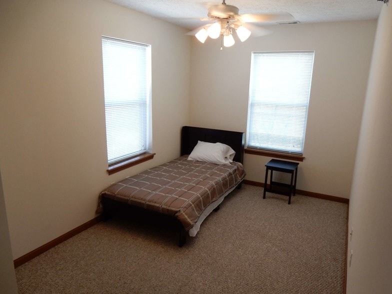 Building Photo - 1015 N 6th St