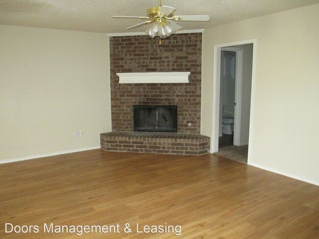 Building Photo - 2 br, 1.5 bath House - 6811 Iola Avenue