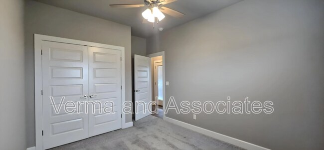 Building Photo - 1000 Trestle Ln