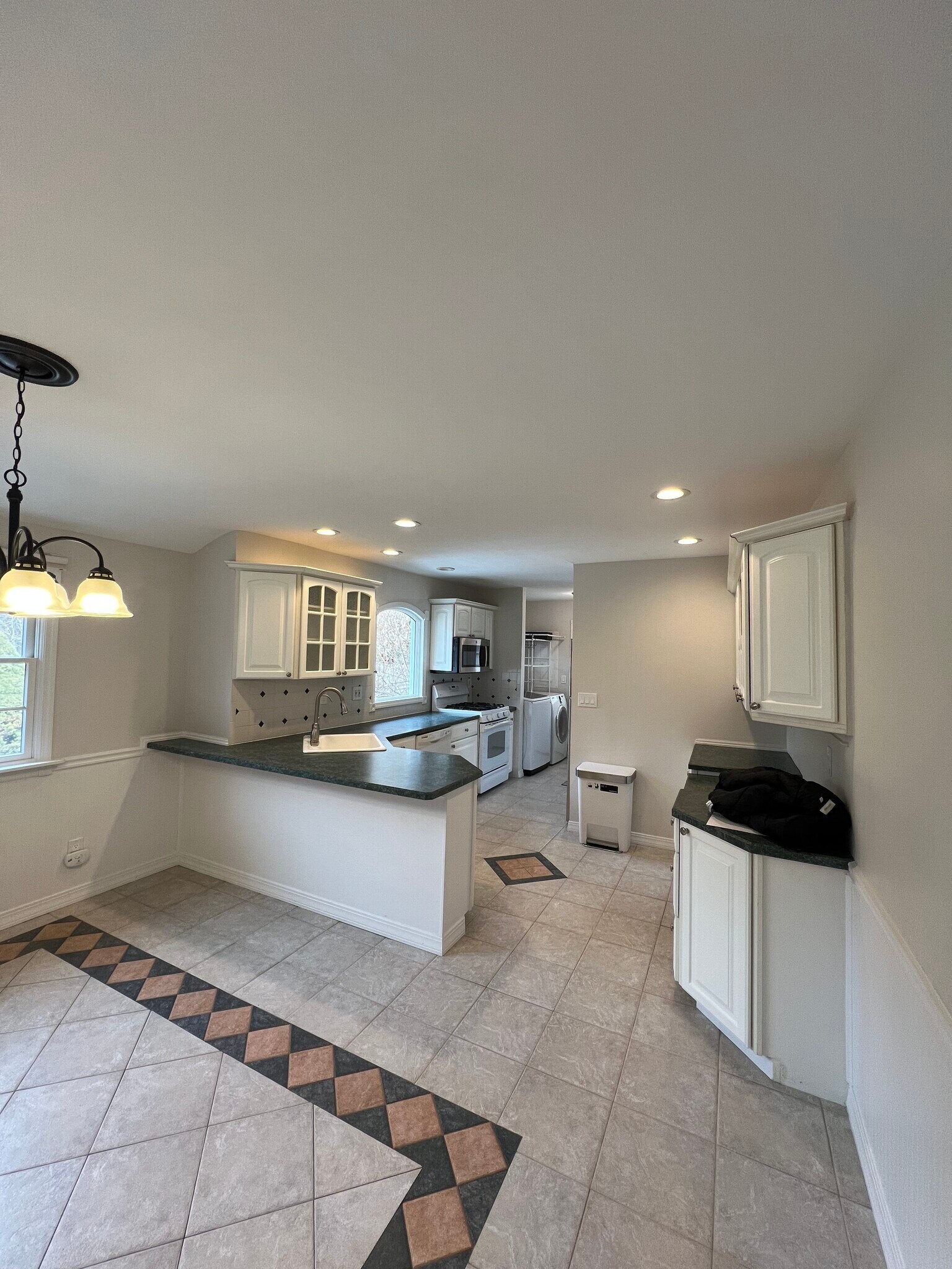 Building Photo - 169 S Plaisted Ave