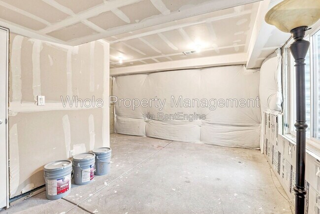 Building Photo - 5230 Stuart St